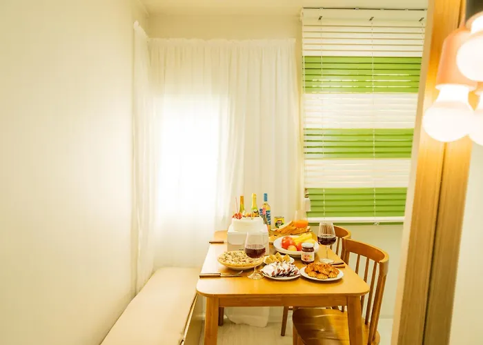 Busan, 6 People, Walking Distance To Gwangalli Beach, Parking Available, Nampo남천스테이 88 Pusan